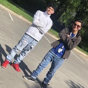 Meet your Posher, Cesar